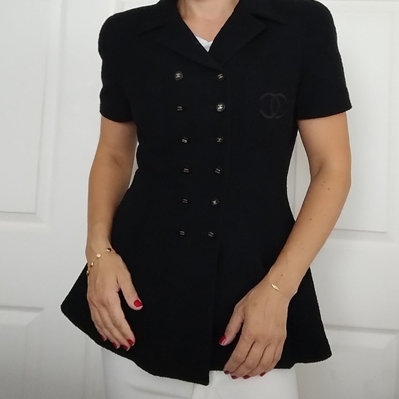 Chanel Vintage Spring 1995 Black Gold CC Logo Peplum Tweed Jacket 6 - Picture 9 of 14